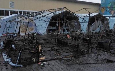 Трое детей, пострадавших при пожаре в палаточном лагере, впали в кому.