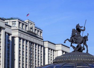 Госдума в I чтении поддержала запрет на продажу смартфонов без российского ПО
