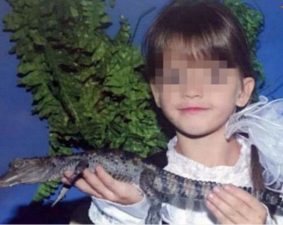Избил и выбросил в уличный туалет: на Кубани пропавшую 9-летнюю девочку спасли из выгребной ямы