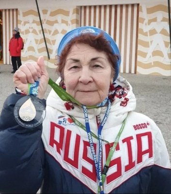 83-летняя россиянка победила в чемпионате мира по зимнему плаванию!