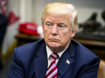 Трамп хочет освободить американцев от налогов на зарплату до конца года